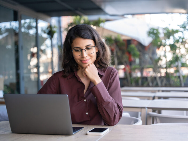 AdobeStock_1086115254_Stock 4 You_Frau